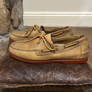 NWOT Froats Men's Tan/Taupe Leather W/Burgundy Rubber Soles Boat Shoes Sz 10